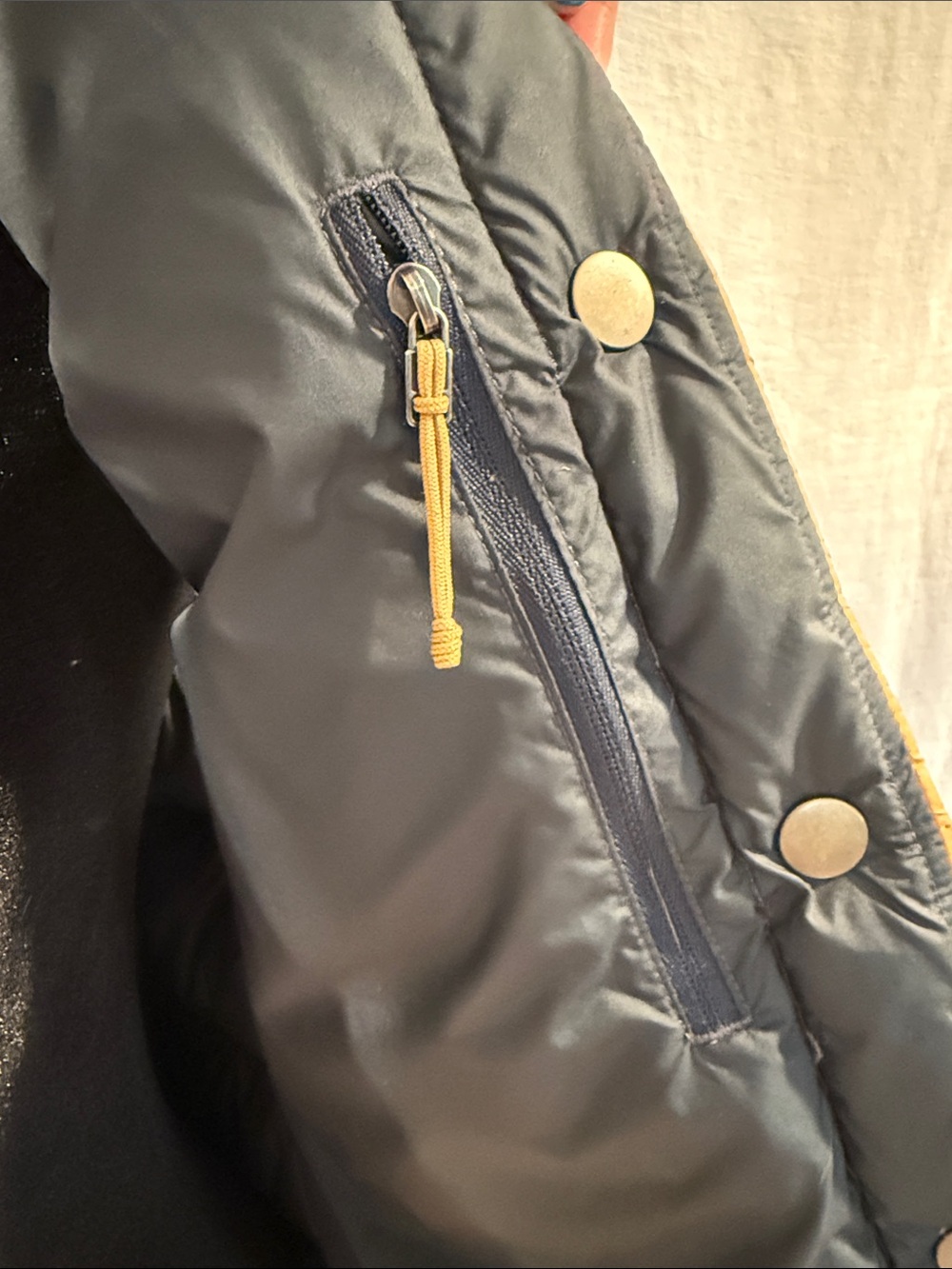 Patagonia Bivy retro Mustard and Charcoal Hooded Puffer Vest size S - Picture 6 of 10